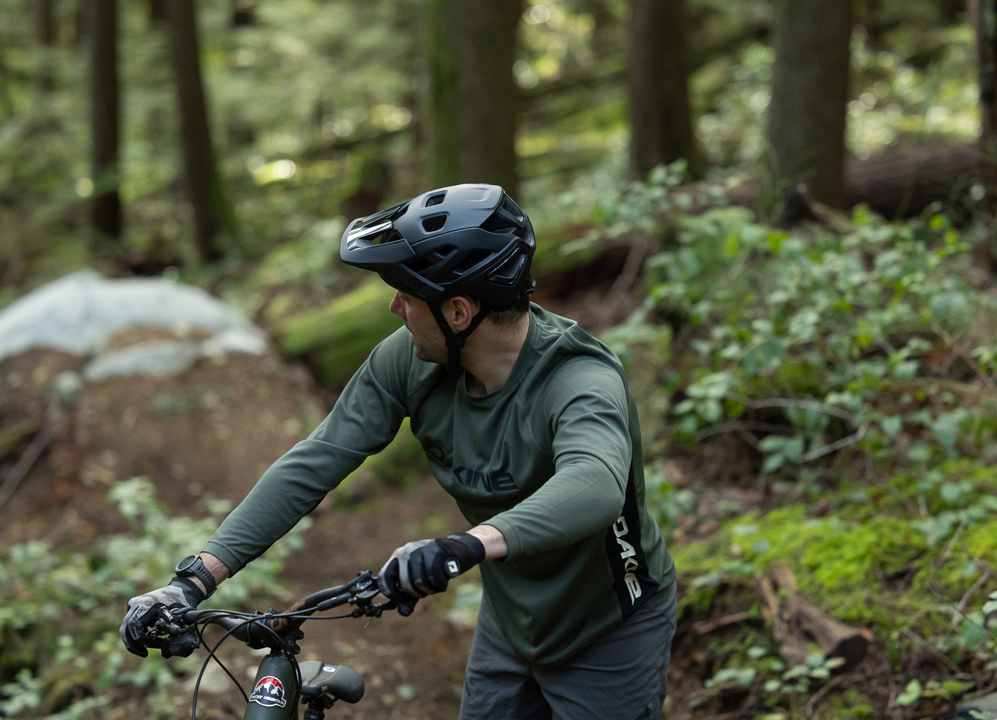 Jackal KinetiCore helm