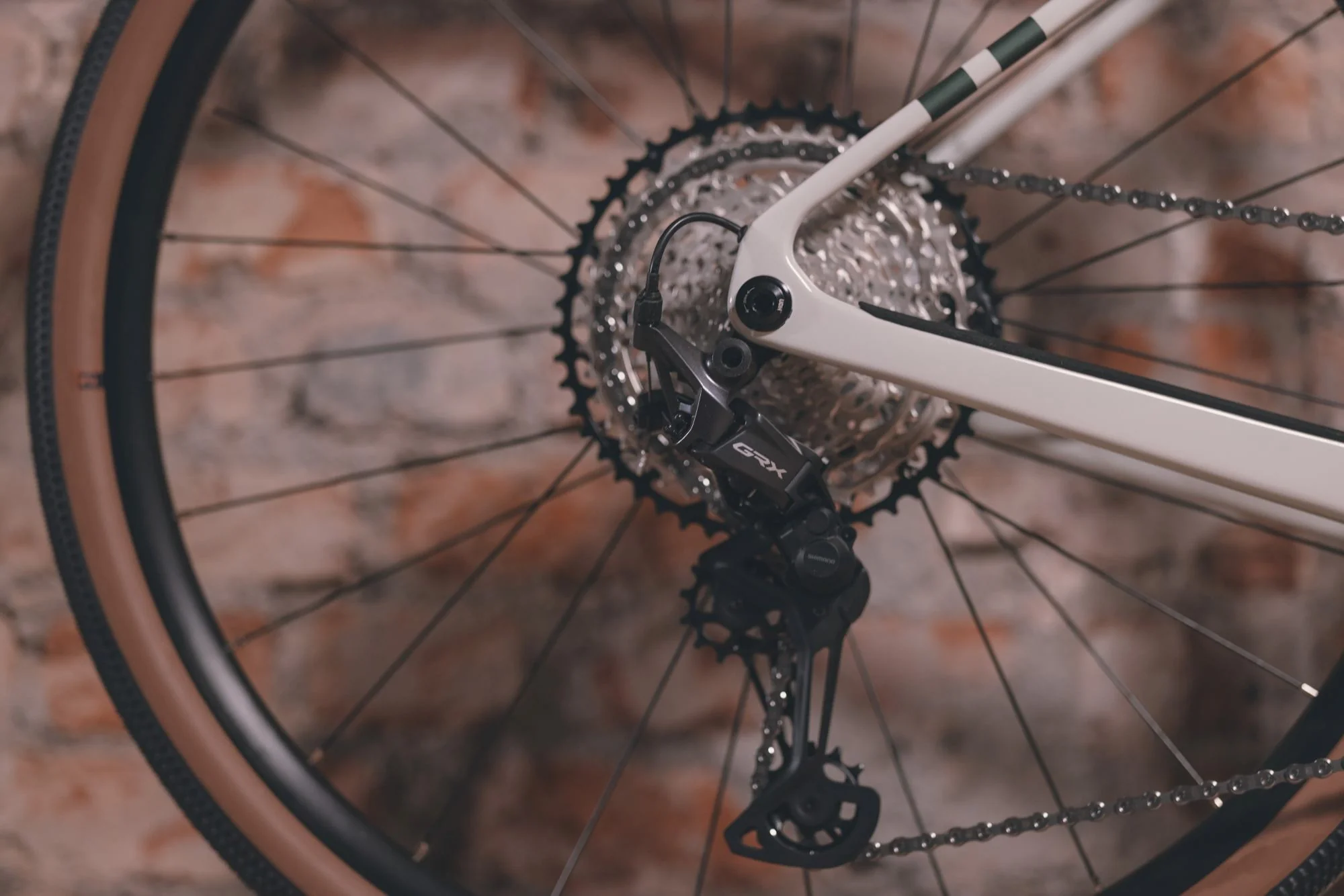 Nuroad Hybrid C:62 Race 400X