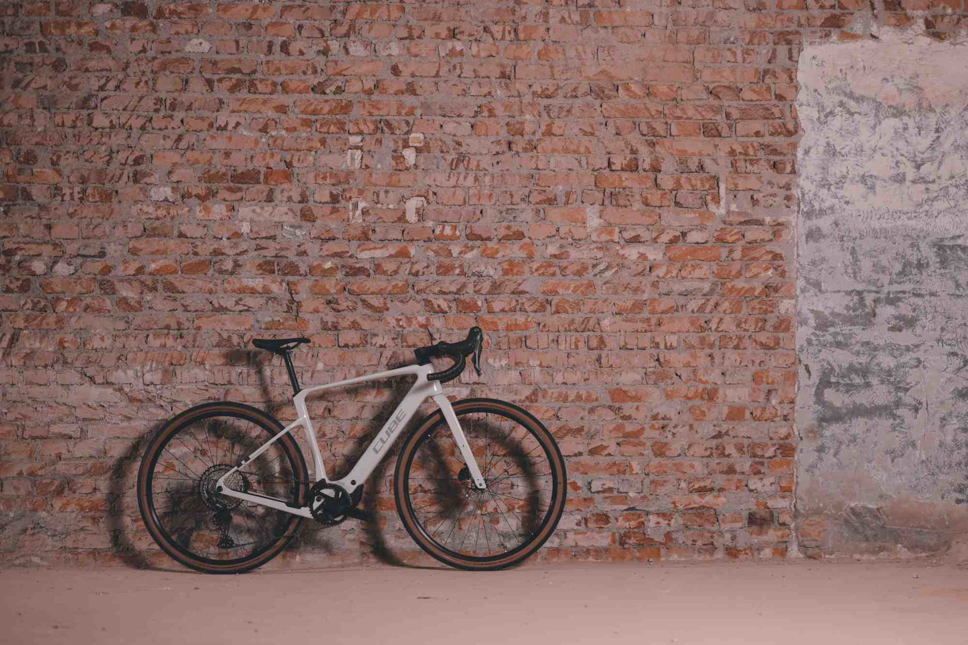 Nuroad Hybrid C:62 Race 400X