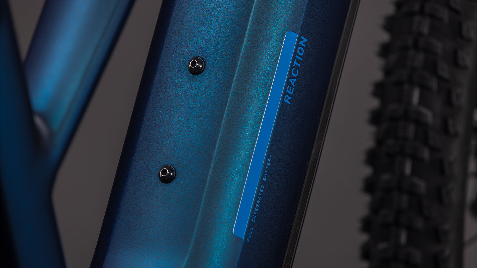 Reaction Hybrid Pro 800 mixed