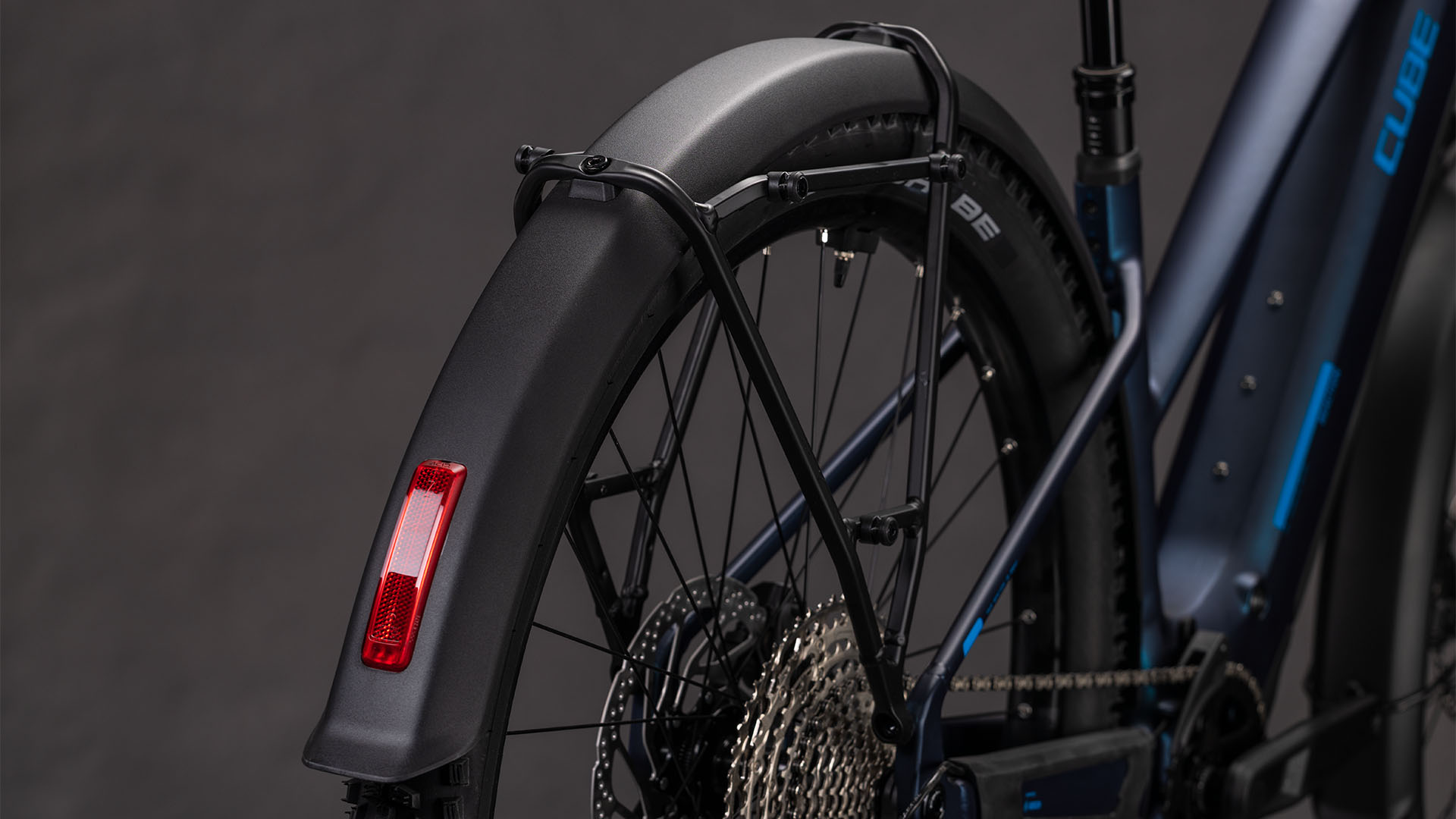 Reaction Hybrid Pro FE 800 mixed