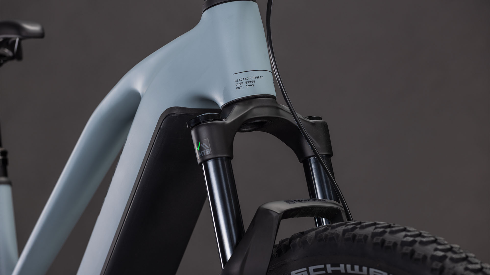 Reaction Hybrid Race 800 mixed