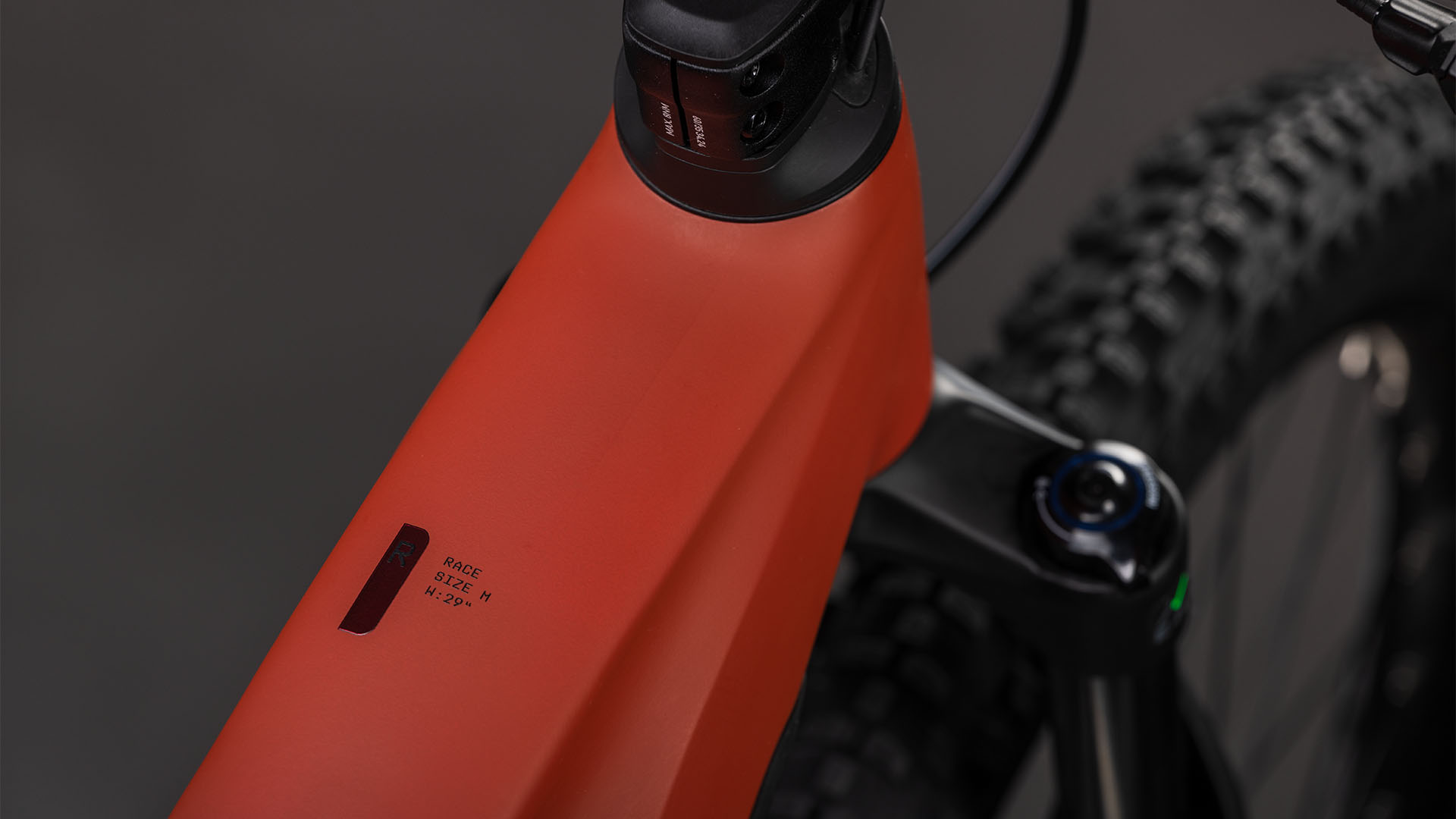 Reaction Hybrid Race 800 hoge instap