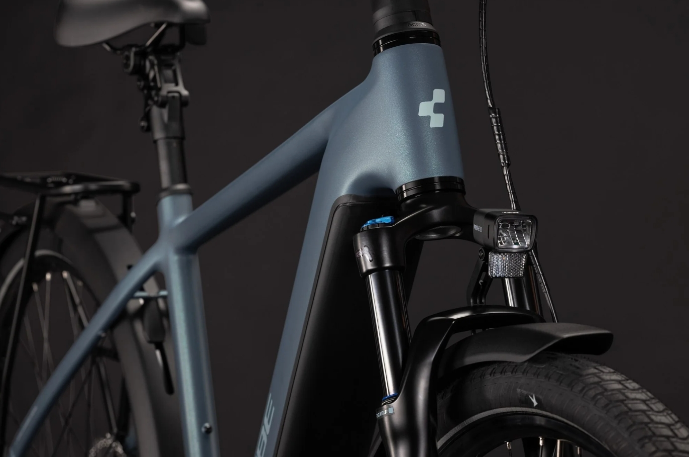 Touring Hybrid Deluxe SLX 800 hoge instap